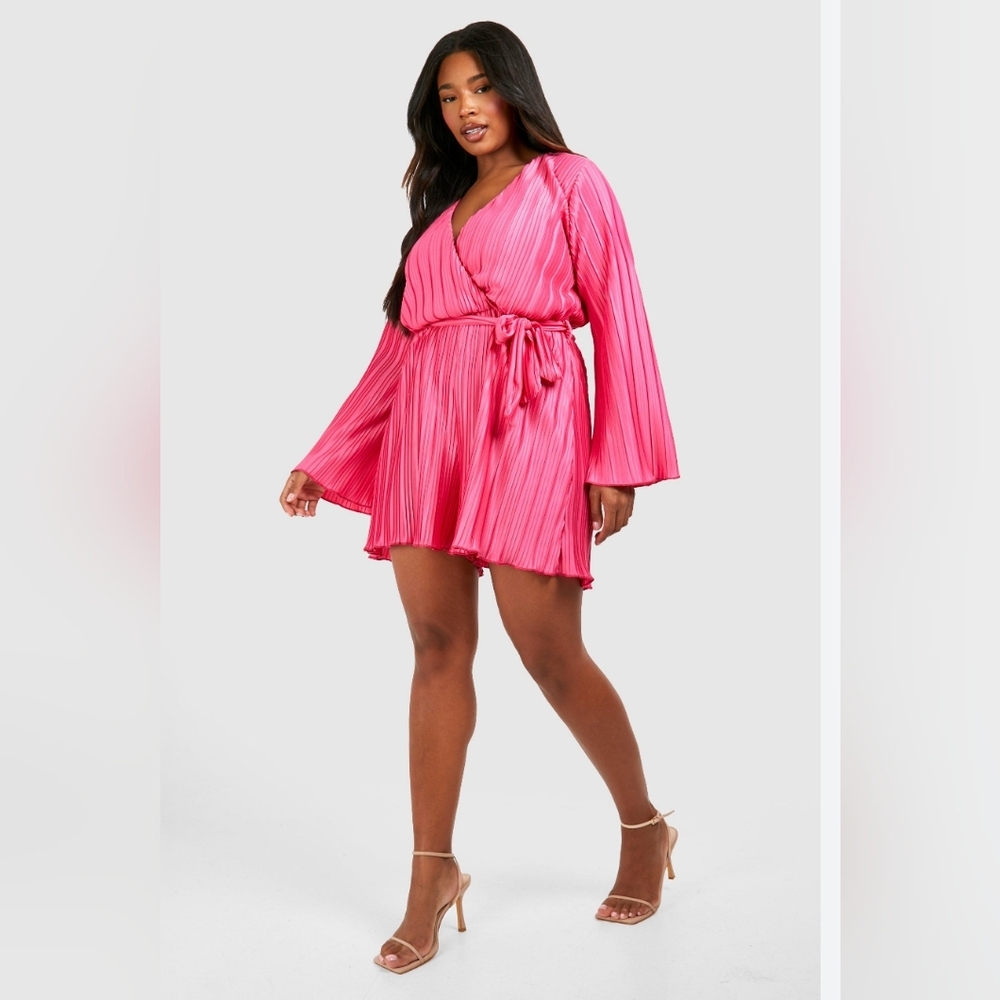 Boohoo Plus Plisse Wrap Belted Playsuit / Romper NWT Pink Size 28 Satin Feel